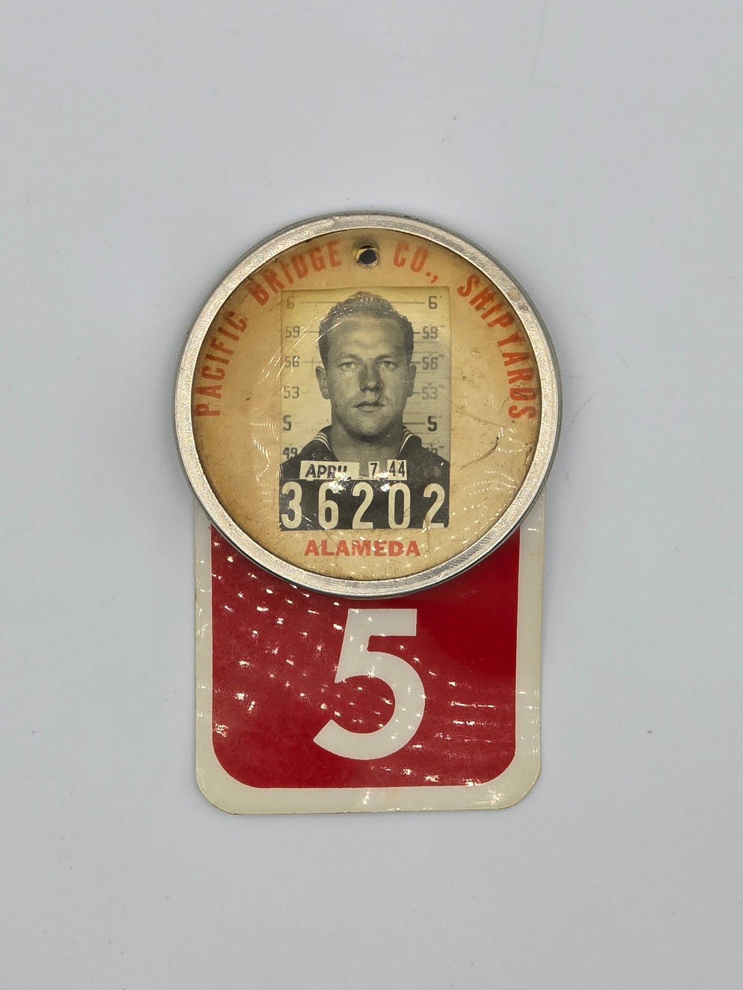 Vintage Pin Badge N.36202 From Pacific Bridge Co., Shipyards in Alameda California USA 1944