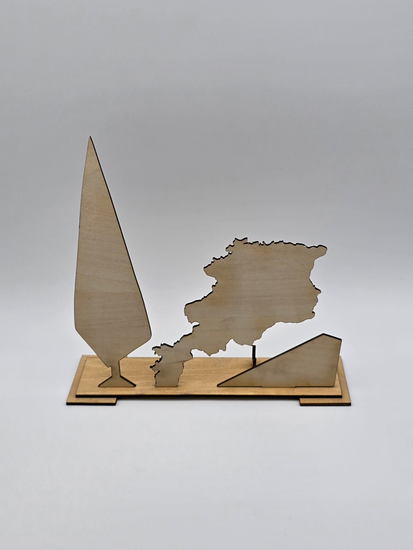 Armenia Desk Set – Wooden Map, Flag & Pen Holder with Engraved Coat of Arms