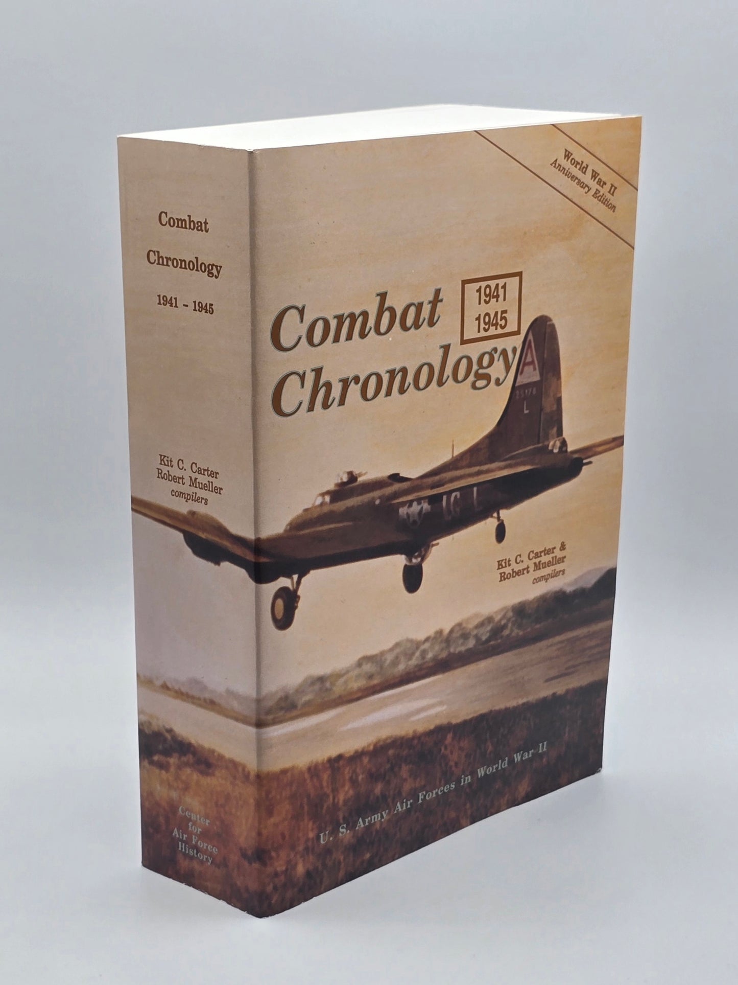 Vintage Book Combat Chronology 1941 to 1945. U.S. Army Air Forces in World War II