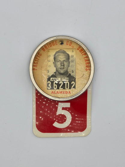 Vintage Pin Badge N.36202 From Pacific Bridge Co., Shipyards in Alameda California USA 1944