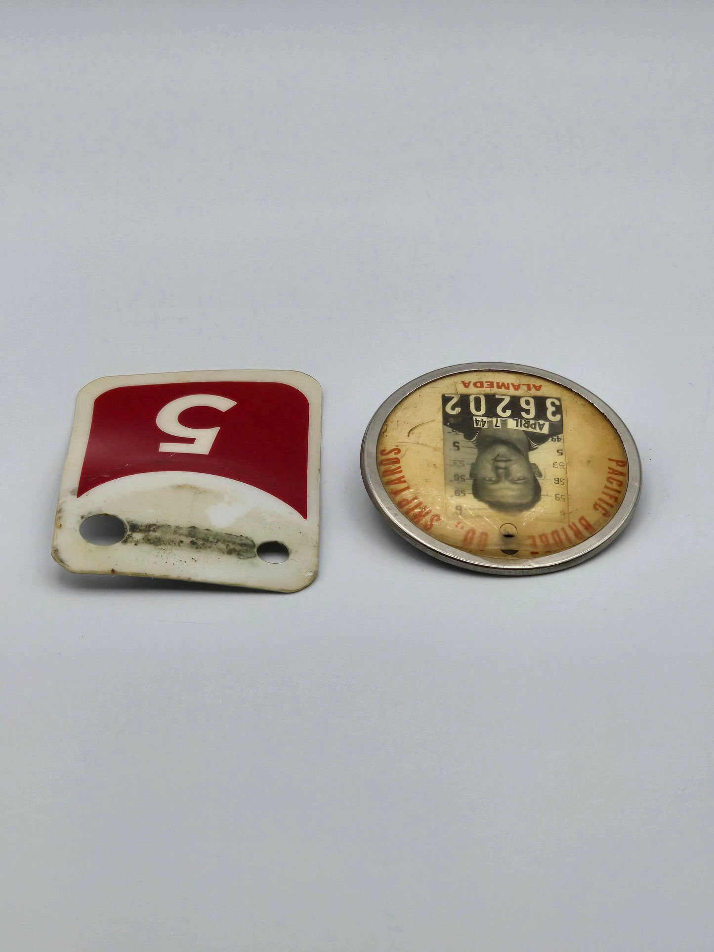 Vintage Pin Badge N.36202 From Pacific Bridge Co., Shipyards in Alameda California USA 1944