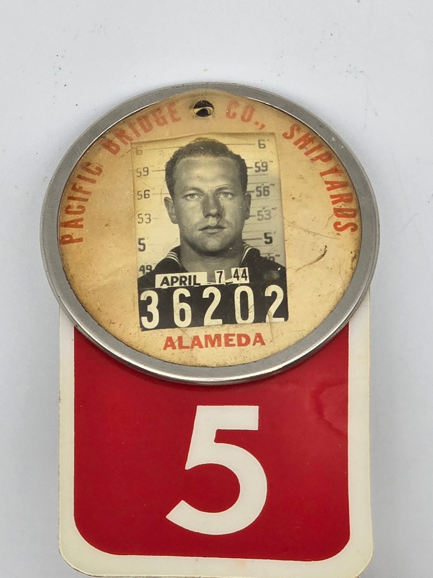 Vintage Pin Badge N.36202 From Pacific Bridge Co., Shipyards in Alameda California USA 1944