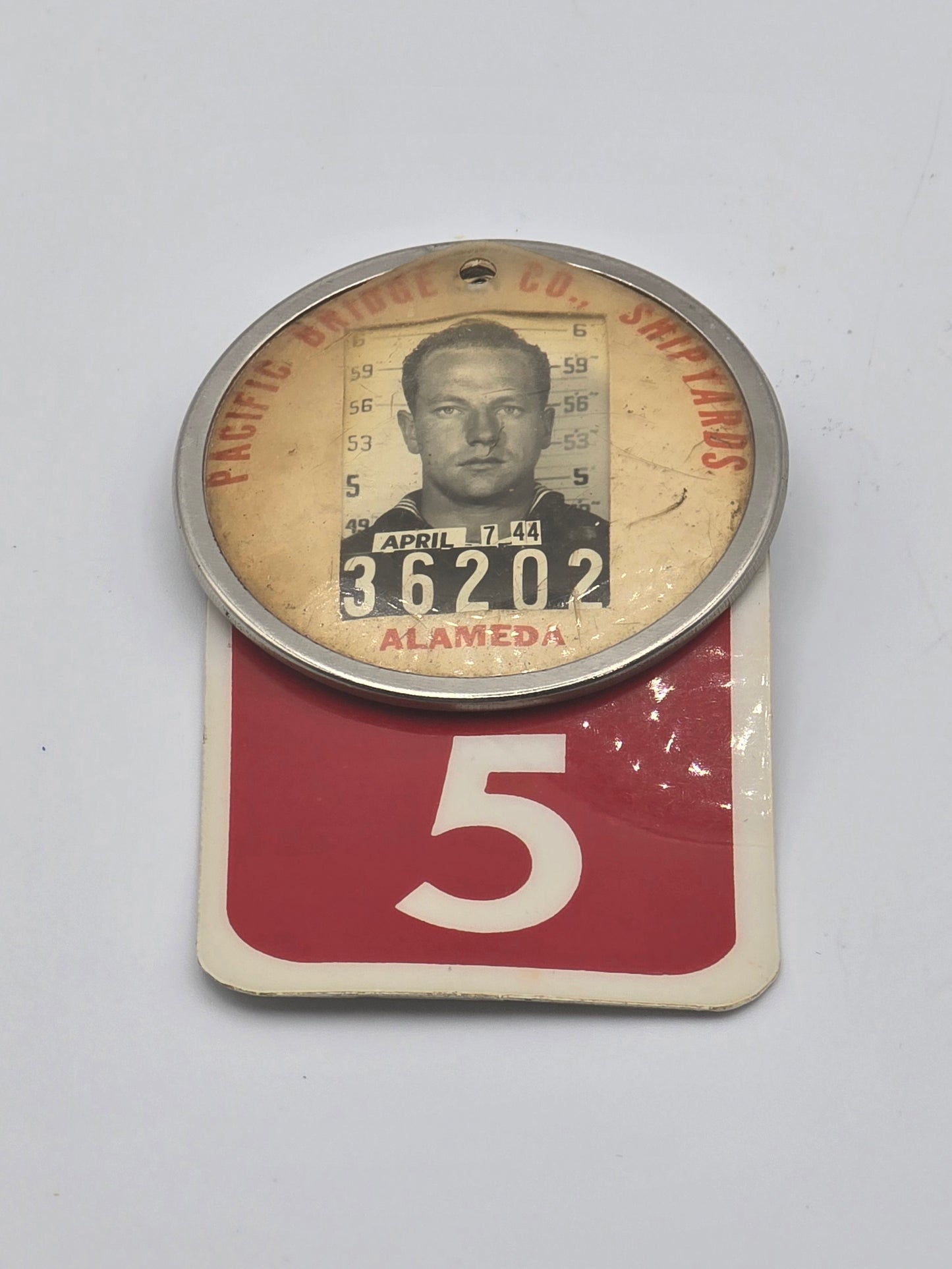 Vintage Pin Badge N.36202 From Pacific Bridge Co., Shipyards in Alameda California USA 1944