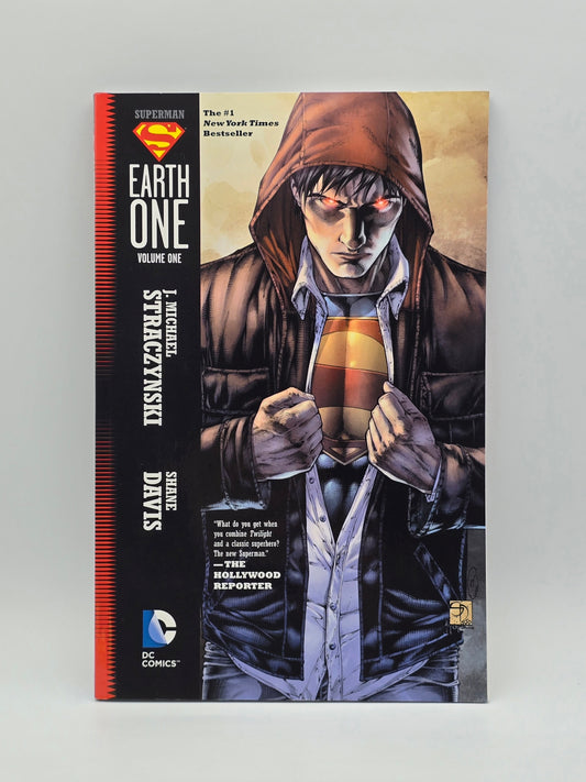 Superman Earth One Volume # 1 (2010) TPB Micheal Straczynski • Shane Davis DC Comics