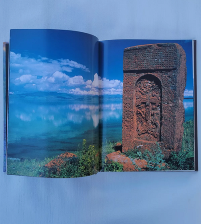 Out of Stone : Armenia and Artsakh by Robert Kurkjian and Matthew Karanian 1999
